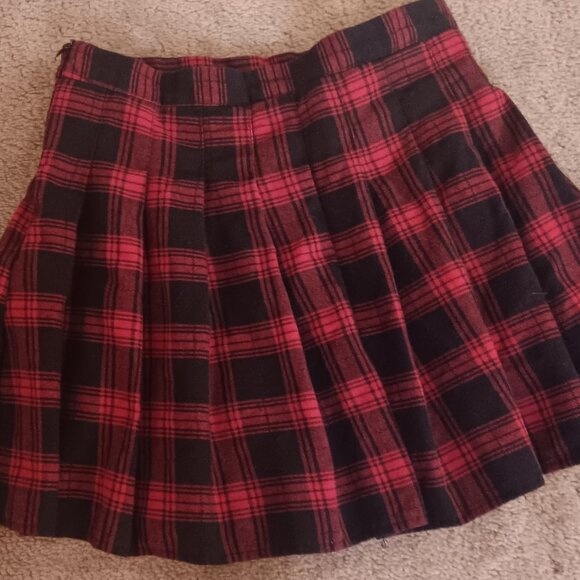 Dresses & Skirts - Pleated mini skirt